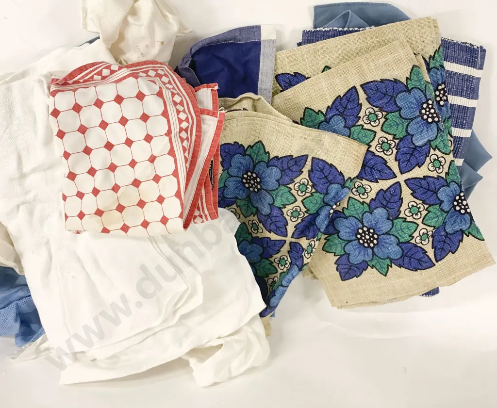 Vintage Table Linen Image 1++