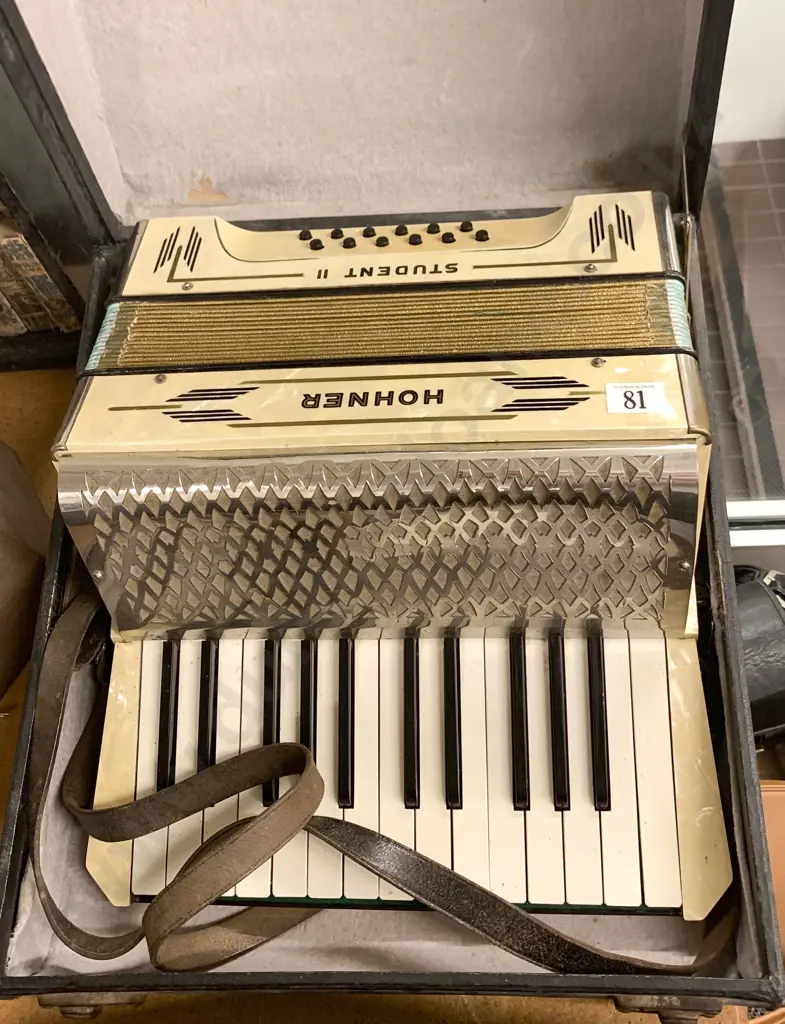 Hohner Piano Accordion Image 1++