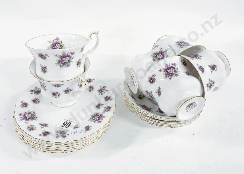Royal Albert 'Sweet Violets' pattern 6 cup saucer & plates Image 1++