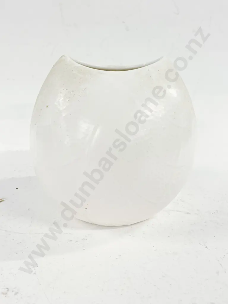 Crown Lynn Whiteware Bulbous Vase Image 1++