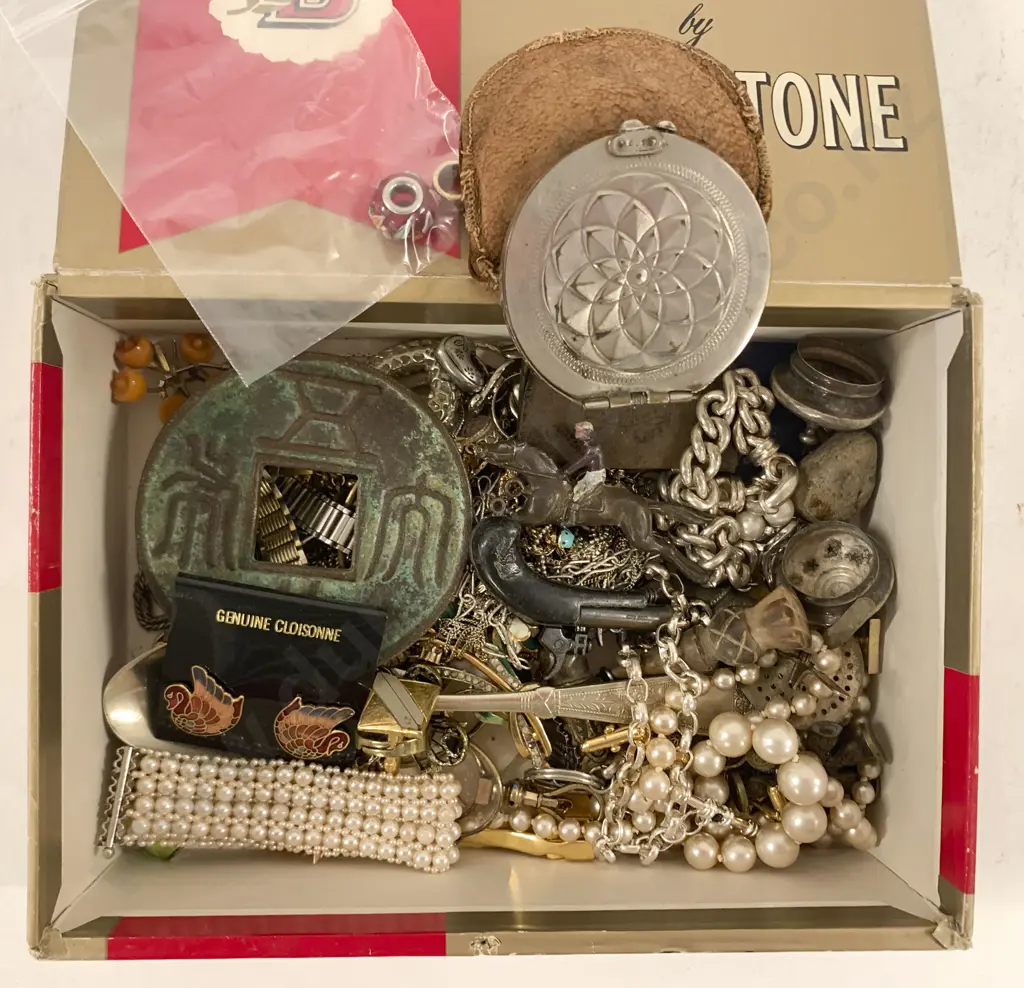 Quantity of Costume Jewellery incl. Silver etc. Image 1++