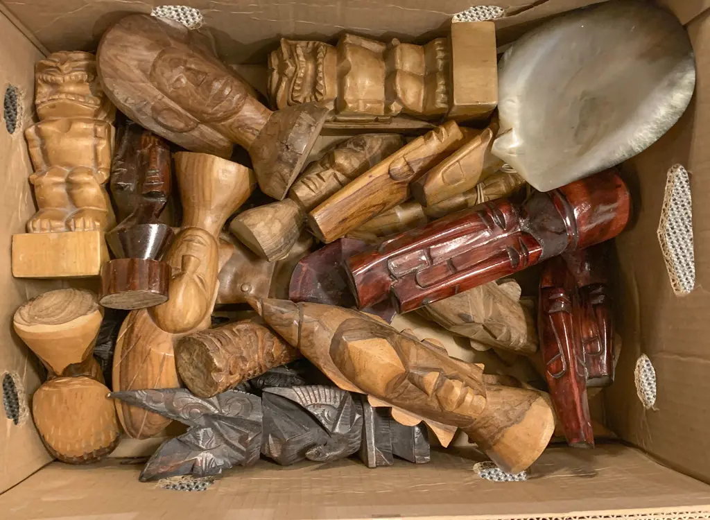 Box Quantity of Wooden Tribal Figures Image 1++