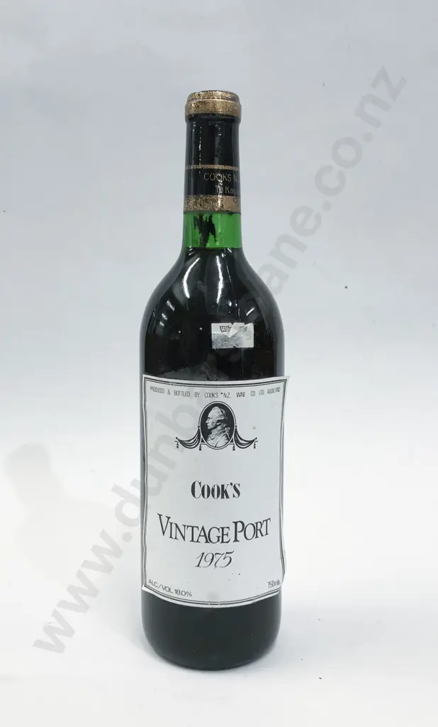Cook's Vintage Port (1975) 750ml Image 1++