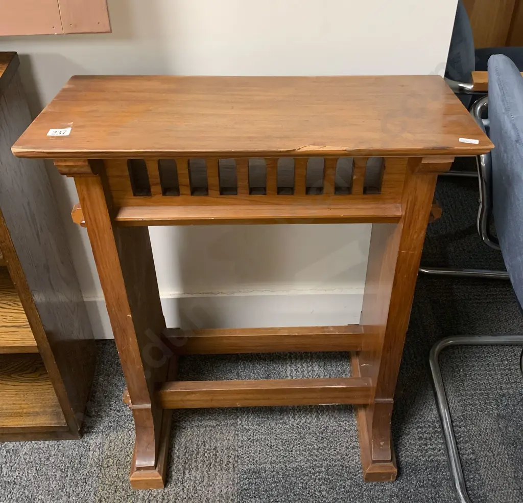 Small Ecclesiastical Lectern Image 1++