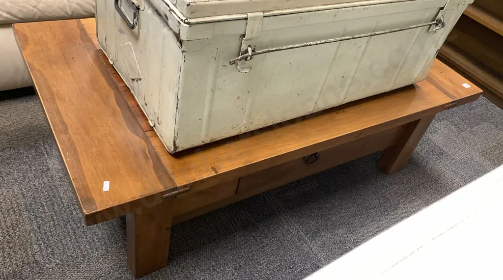 Rimu Plank Top Style Coffee Table Image 1++