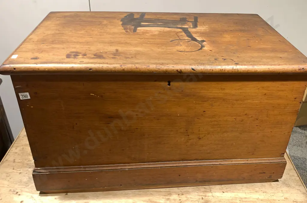 Pine Blanket Box Image 1++
