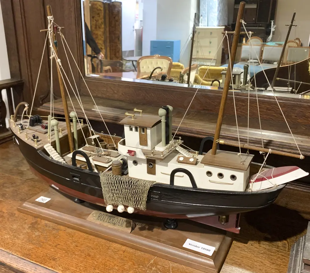 Model Fishing Vessel Image 1++