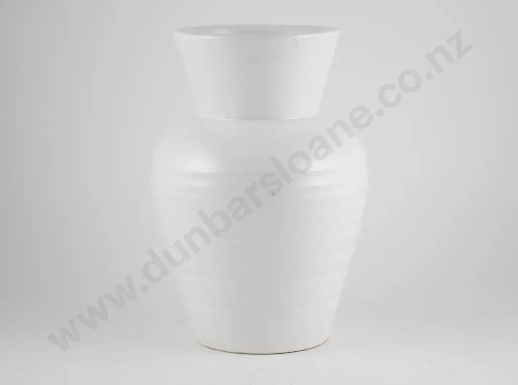 Crown Lynn Vase Image 1++