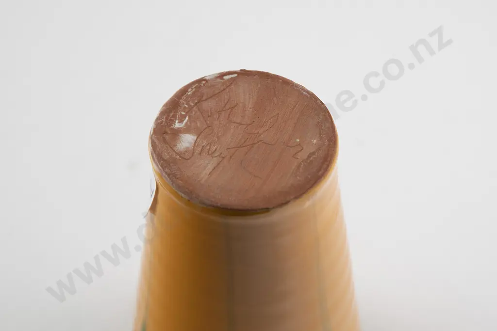 Katherine Smyth Beaker Vase Image 1++