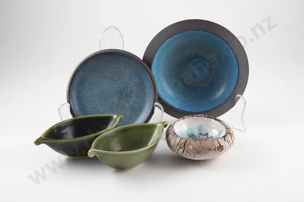 Five Various NZ Pottery Pieces Image 1++