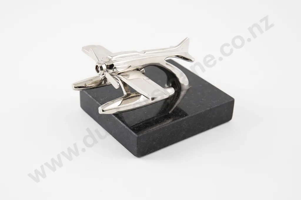 Small metal model of a Float Plane Image 1++