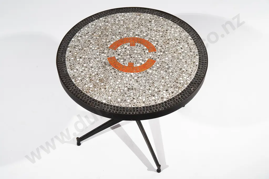 A Good John Crichton circular coffee table Image 1++