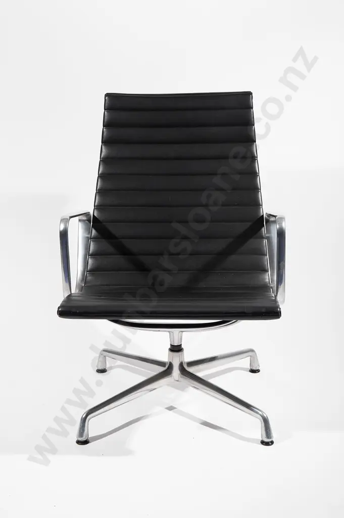 Charles & Ray Eames Aluminium Group Lounge Chair Image 1++
