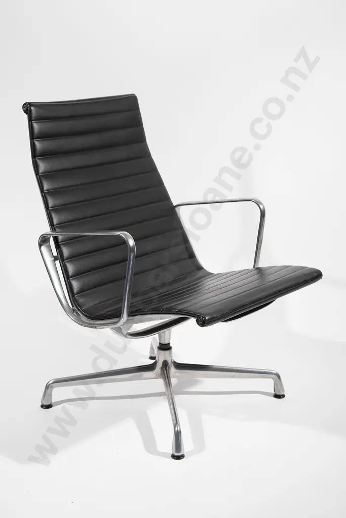 Charles & Ray Eames Aluminium Group Lounge Chair Image 1++