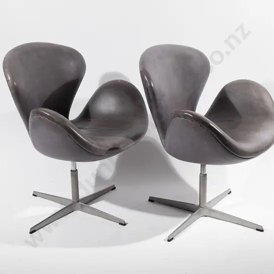 Arne Jacobsen for Fritz Hansen Pair of Swan chairs