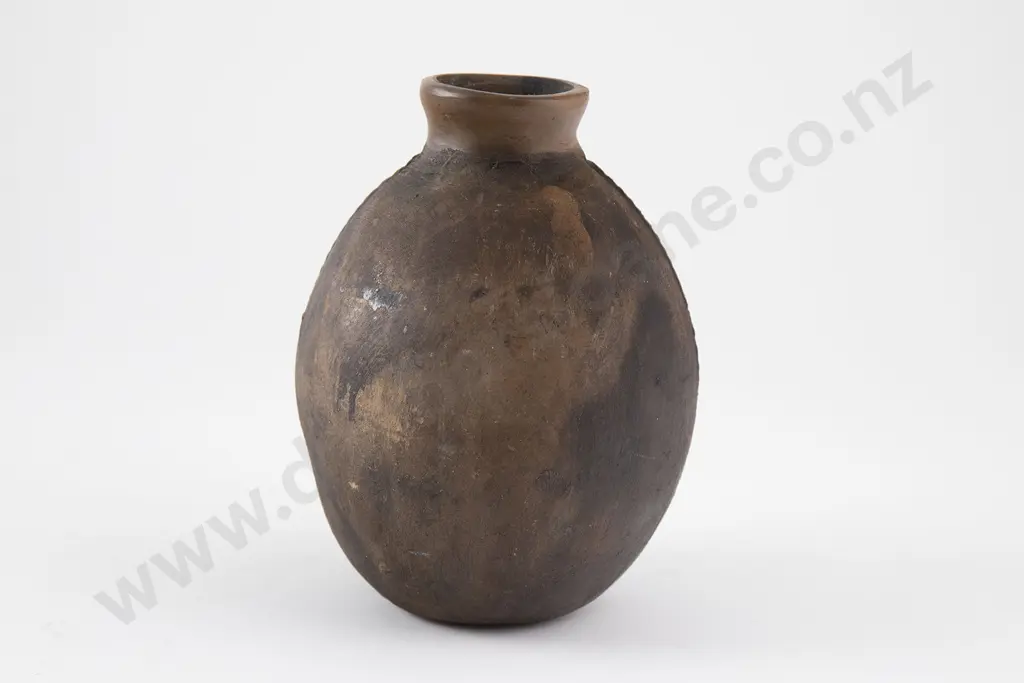 Cesar Alban  Ovoid pottery vase Image 1++