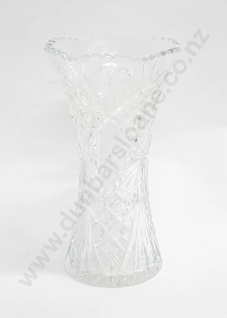 Crystal Vase with Tapered Middle Image 1++