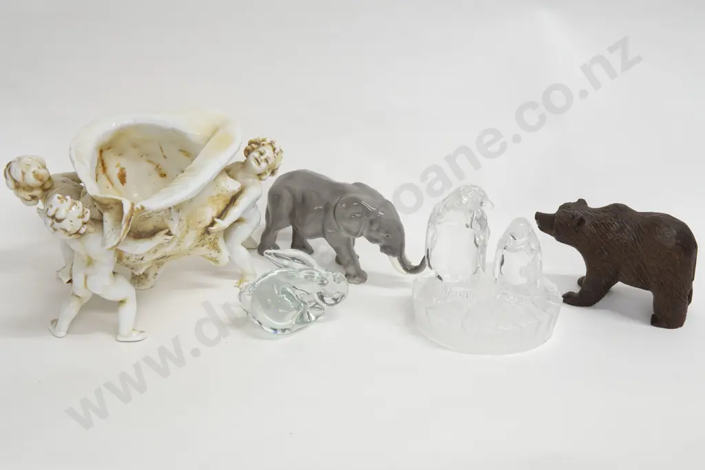 Box of Assorted Animal Ornaments etc Image 1++