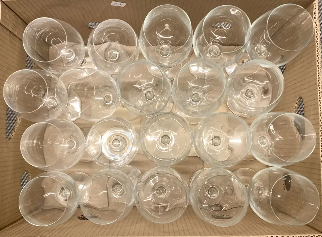 Box of Assorted Wine Glasses Image 1++