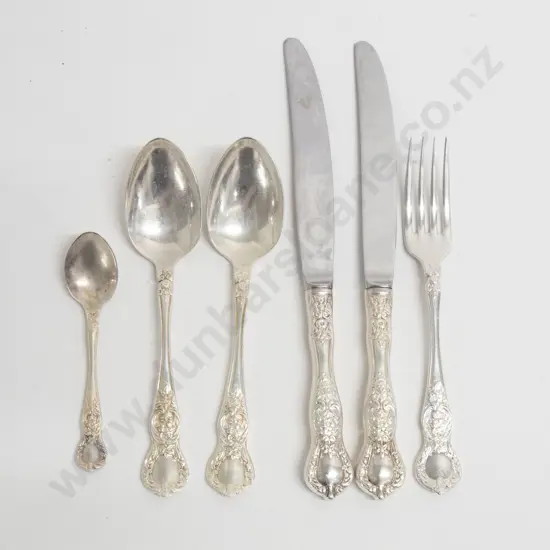 Small Quantity of Windsor Pattern Cutlery