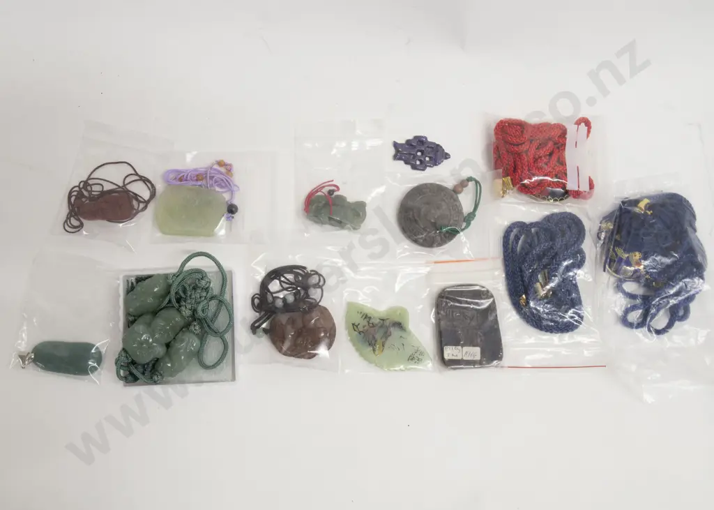 Small Quantity of Assorted Asian Jewellery including Hardstone Pendants Image 1++