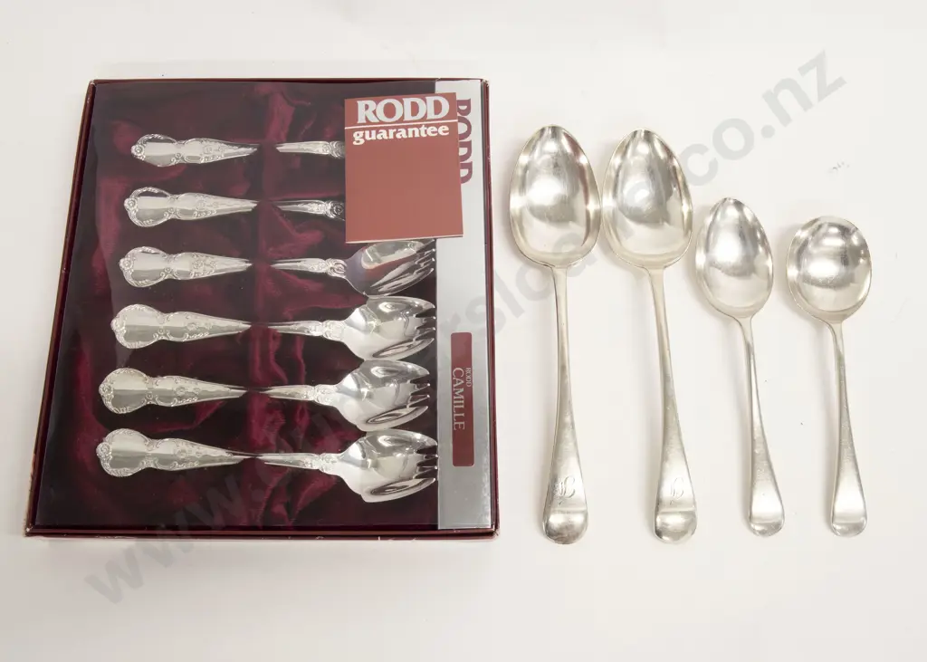 Quantity of Assorted S/P Cutlery Image 1++