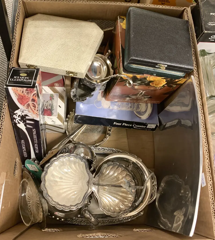 Quantity of Assorted S/P Items incl. Cutlery Image 1++
