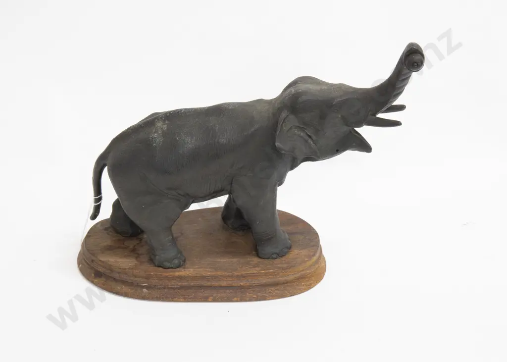 Metal Elephant Ornament Image 1++