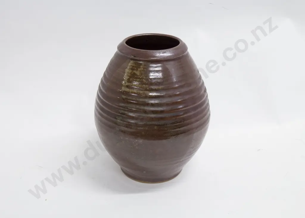 NZ Pottery Vase Image 1++