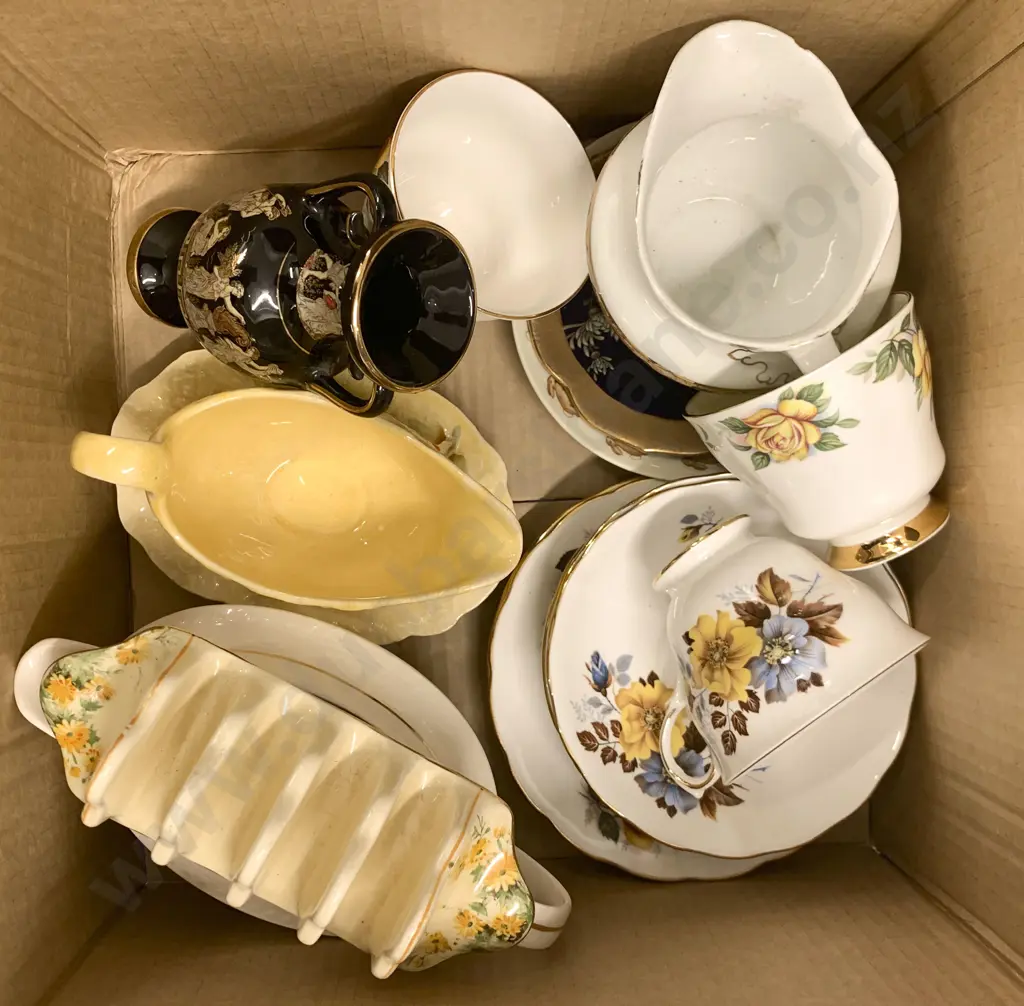 Small Box of Assorted Fancy Tea China Image 1++