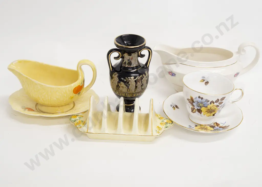 Small Box of Assorted Fancy Tea China Image 1++