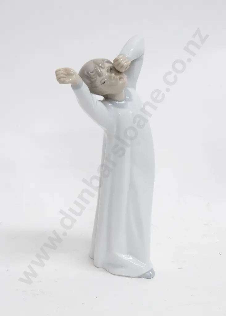Lladro Figure of Yawning Boy Image 1++