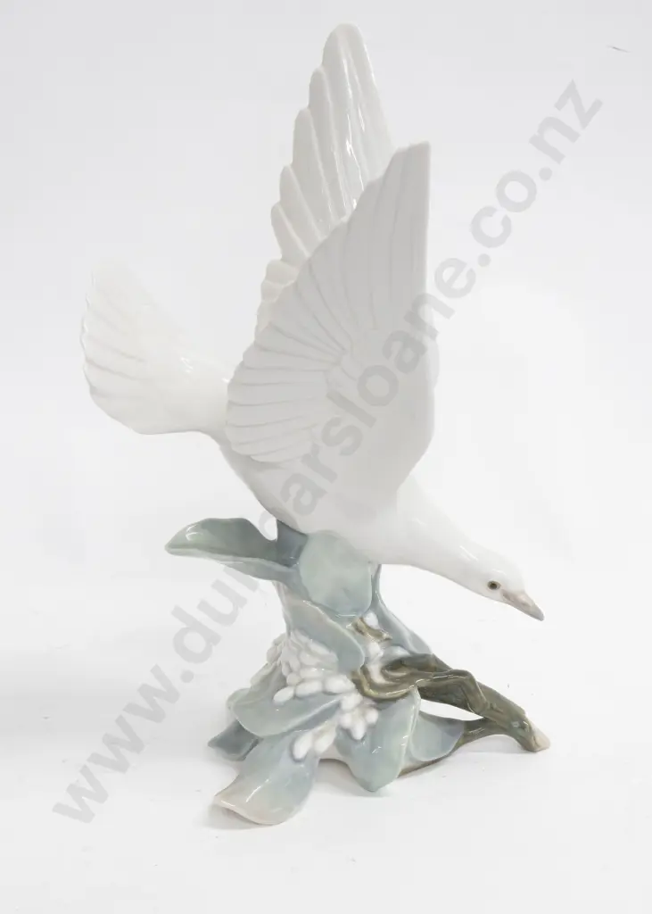 Lladro Dove Ornament Image 1++