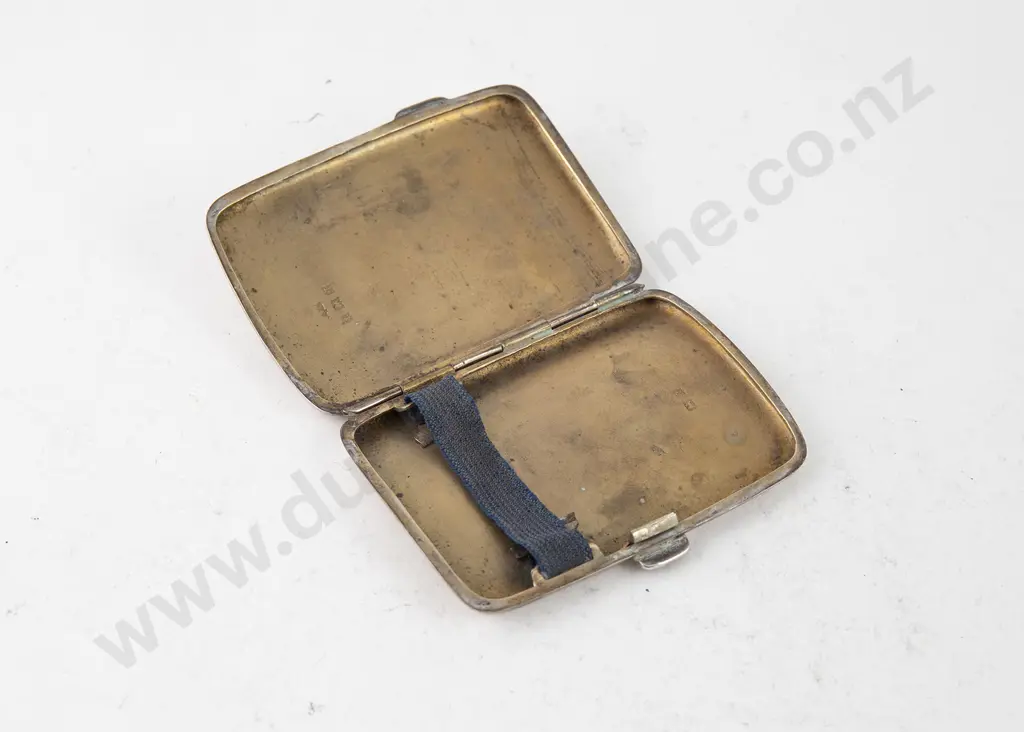 Small S/S Slightly Curved Cigarette Case Image 1++