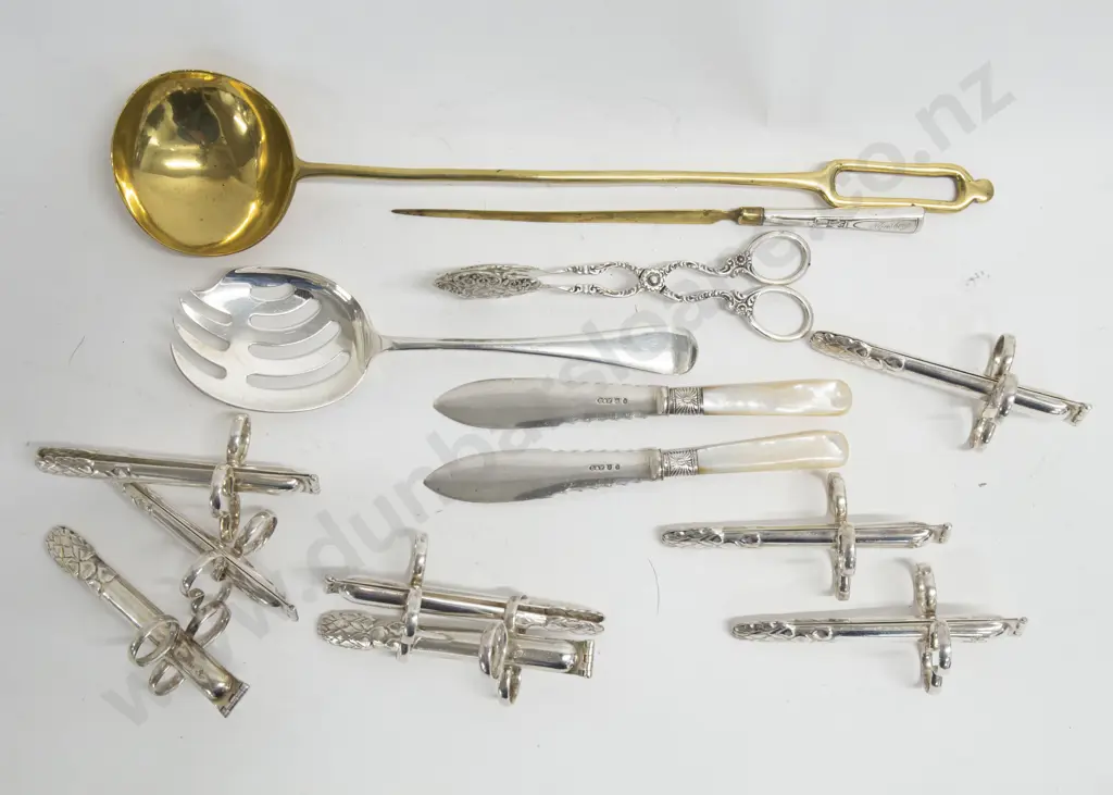 Assorted incl. S/S Tongs Image 1++