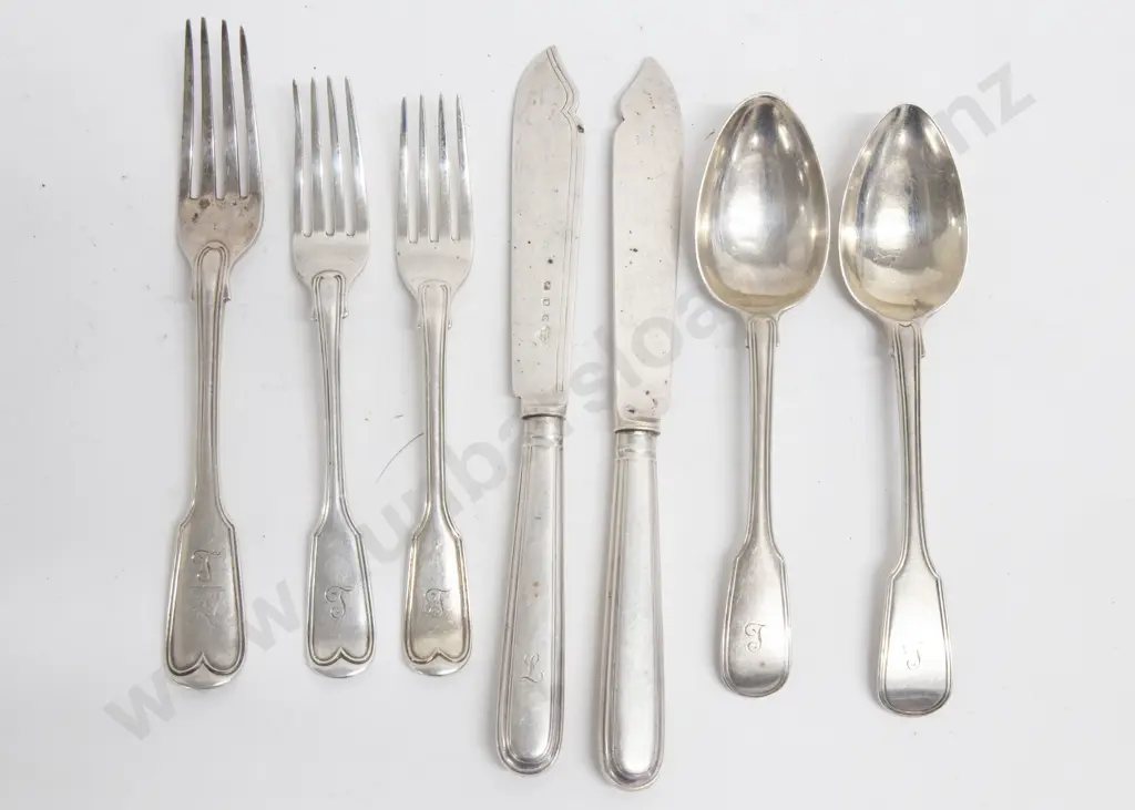 Seven Assorted Pieces of S/S Cutlery Image 1++