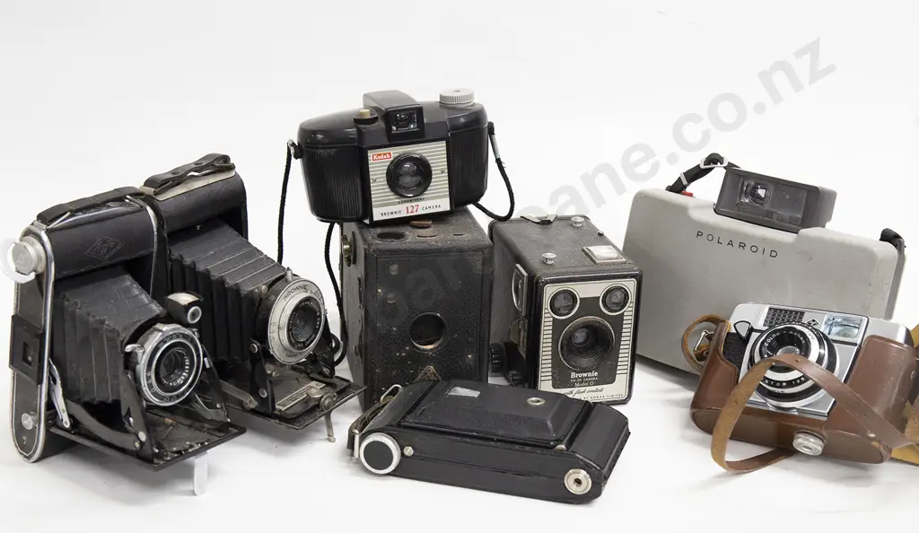 Quantity of Vintage Cameras incl. Folding Cameras Image 1++