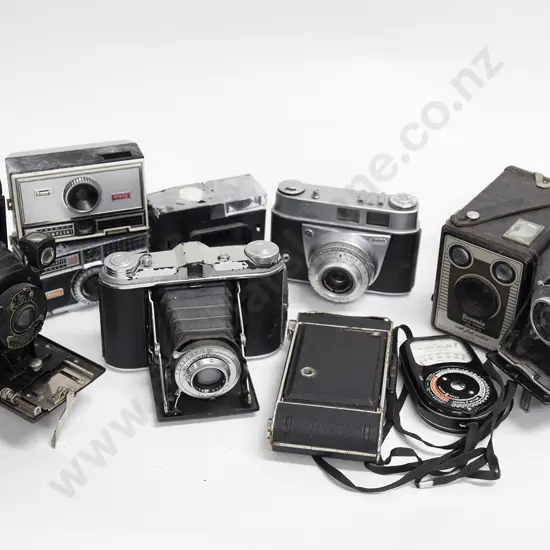 Quantity of Vintage Cameras incl. Folding Cameras