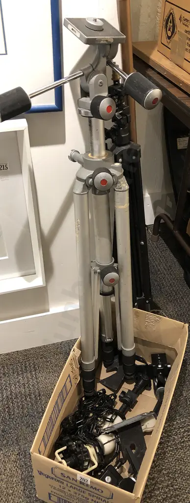Mamiya Tripod Together With Other Stands and Backdrop Accessories Image 1++