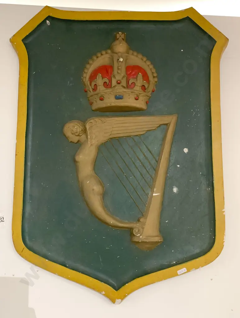 Plaster Irish Shield Image 1++