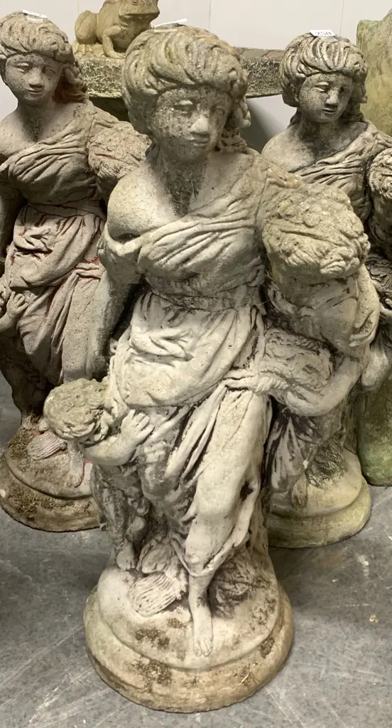 Garden Ornament of Mother and Child Image 1++