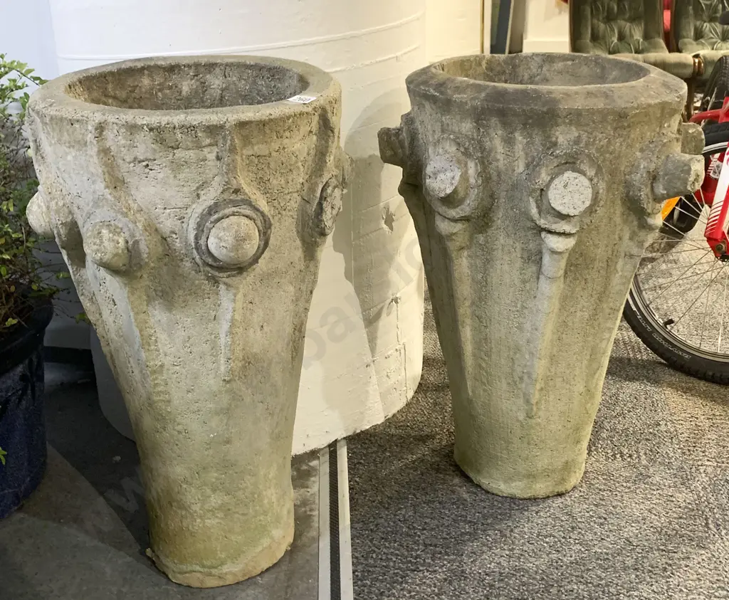 Pair of Garden Planters (AF) Image 1++