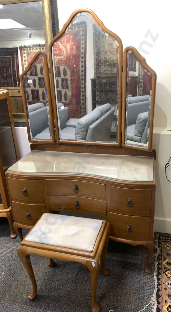 Triple Mirror Dressing Table and Stool Image 1++