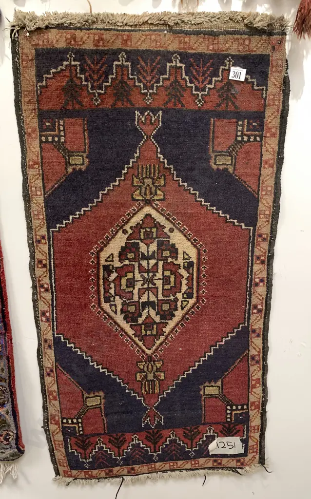 Small Red and Blue Prayer Mat Image 1++