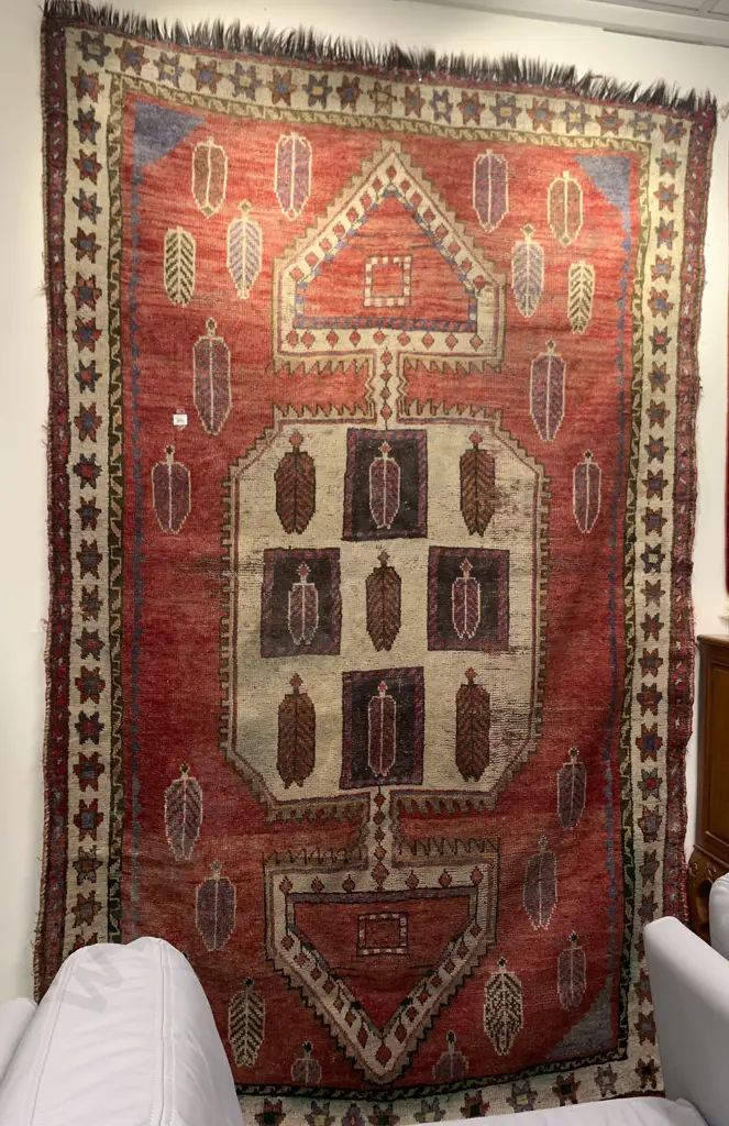 Large Persian Rug with Stylized Leaf Motifs Image 1++