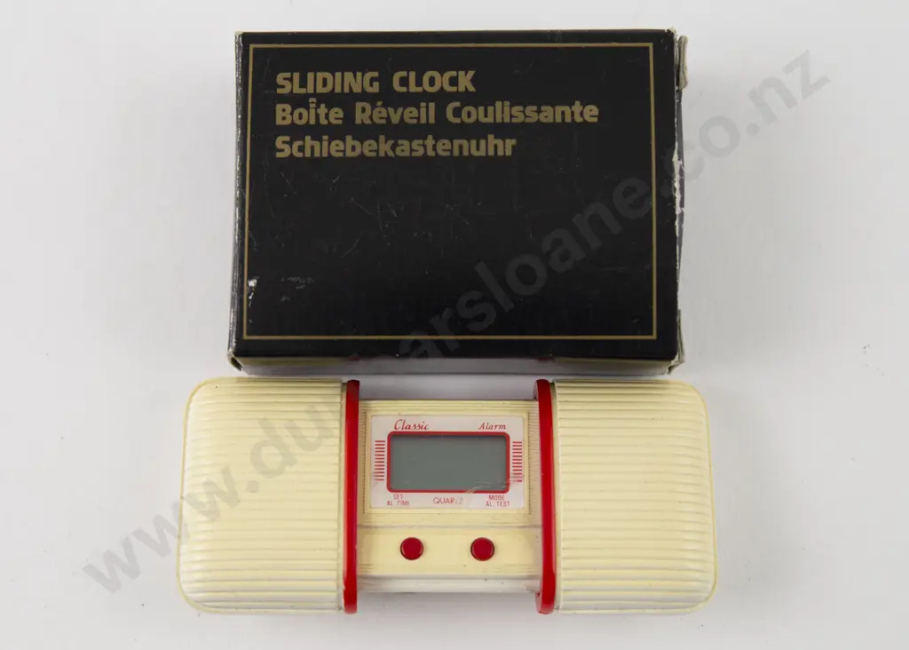 Made in HongKong Vintage Plastic Pocket Sliding Clock Image 1++