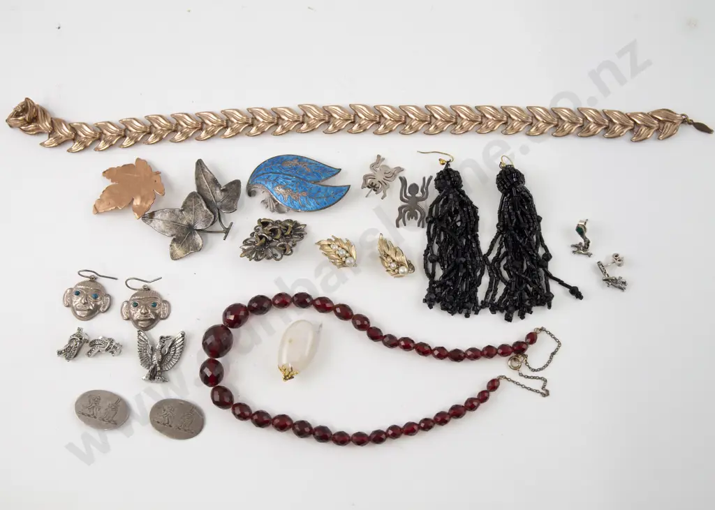 Selection of Asstd Jewellery including amber style necklace Image 1++
