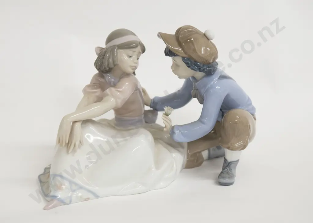 Lladro Figure Group of Boy and Girl in Original Box Image 1++