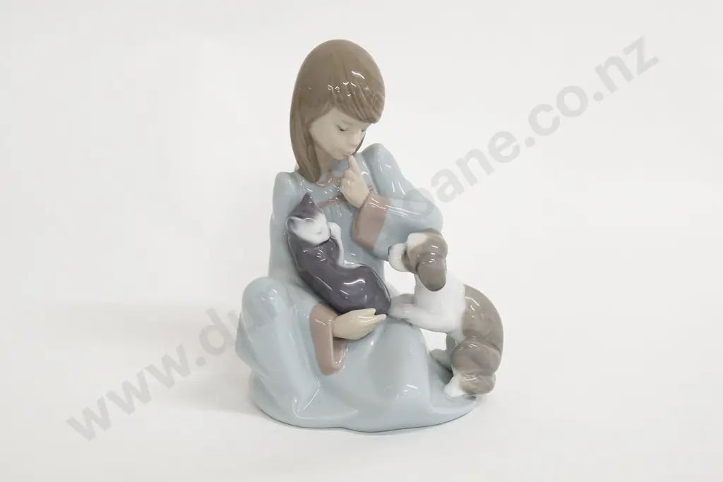 Lladro Figure of Girl with Cat and Dog Image 1++