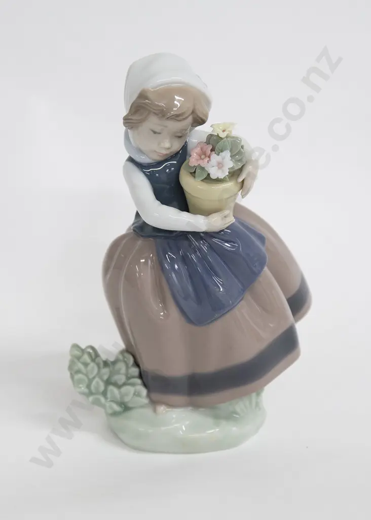 Lladro Figure of Girl with Flowers Image 1++